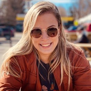 Meet your Posher, Taylor